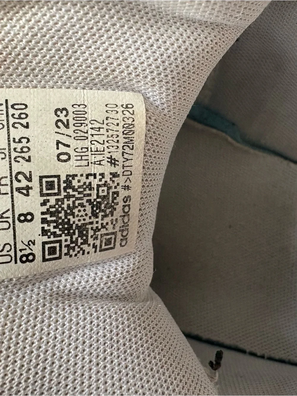Shoe interior with label